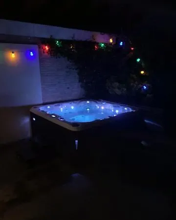 Cosy Central Hotel